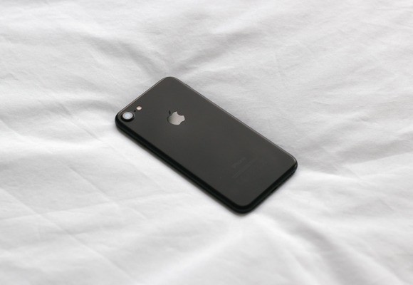 iphone bed