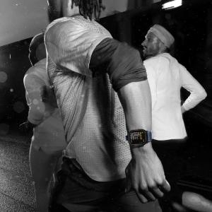 Apple Watch Ultra 2 (2024) - GPS + Cellular - 49mm - Zwart Titanium - Dark Green Alpine Loop - Medium